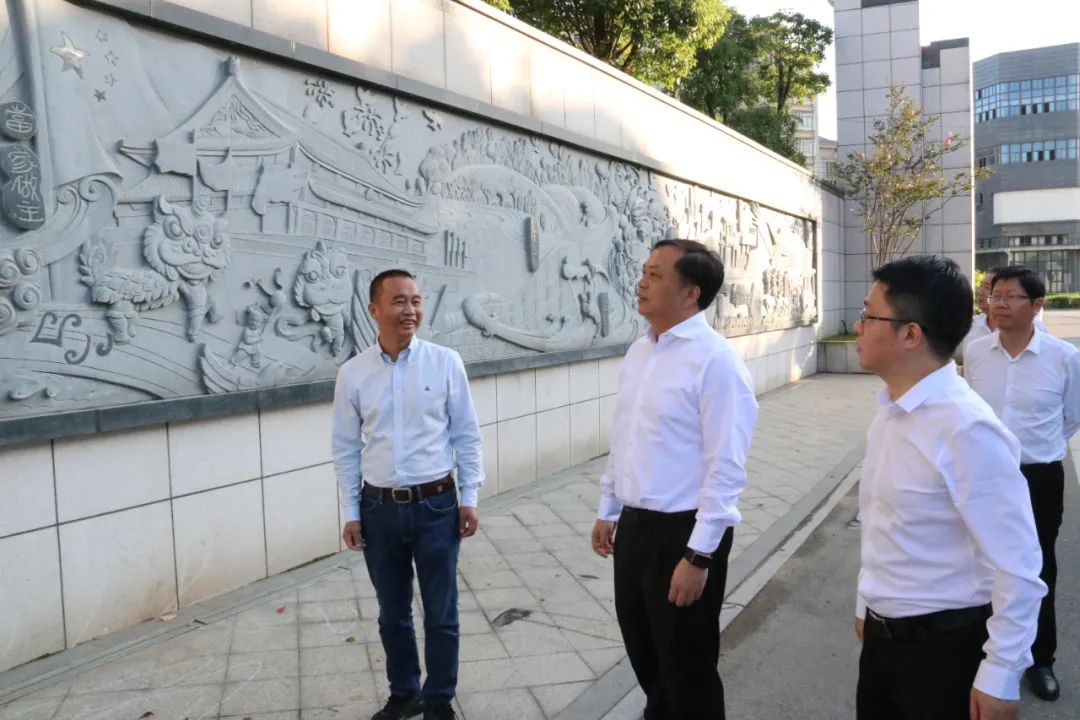 深化“主題教育”，抓好“亮?xí)癖葘W(xué)”！張帆今天實地調(diào)研了這些……