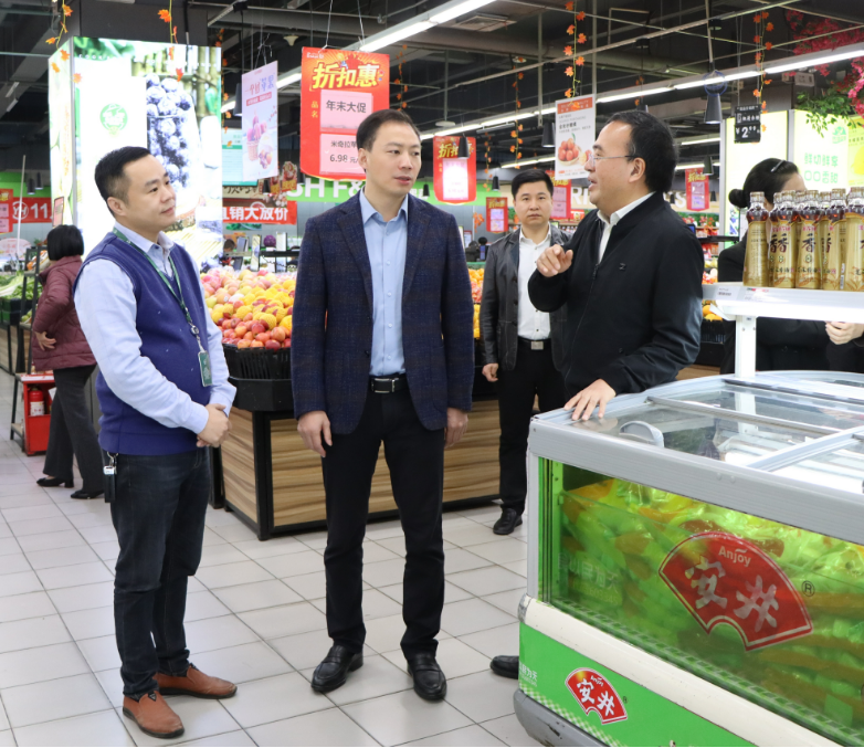 區(qū)領(lǐng)導(dǎo)調(diào)研全區(qū)食品安全暨食安示范城市創(chuàng)建工作