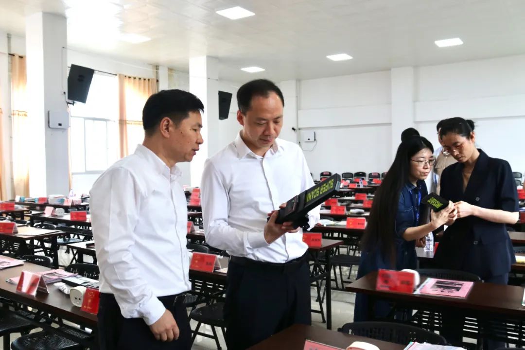 區(qū)領導檢查基層防汛備汛及高考準備工作