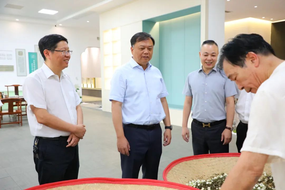 區(qū)領(lǐng)導赴營前街道宣講黨的二十屆三中全會精神并開展特色產(chǎn)業(yè)調(diào)研活動