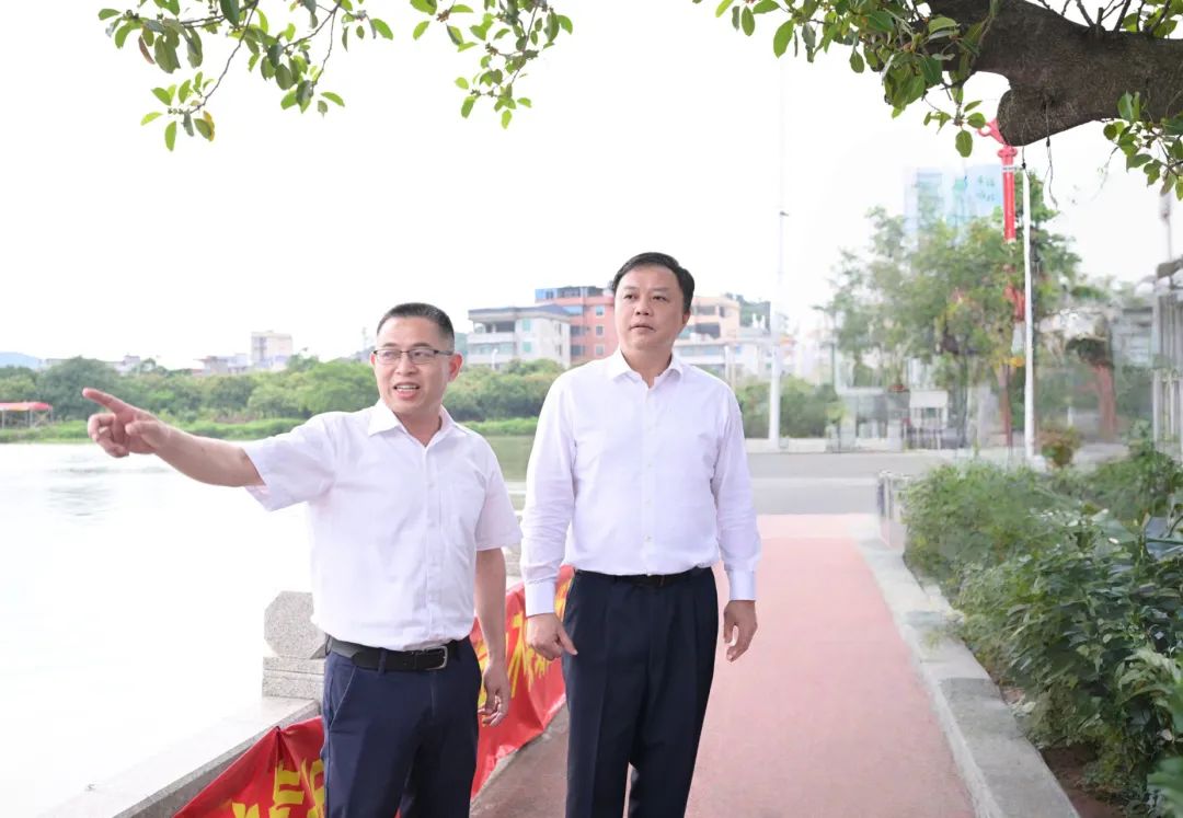 區(qū)領(lǐng)導(dǎo)帶隊開展2025年端午節(jié)前龍舟競渡安全檢查活動