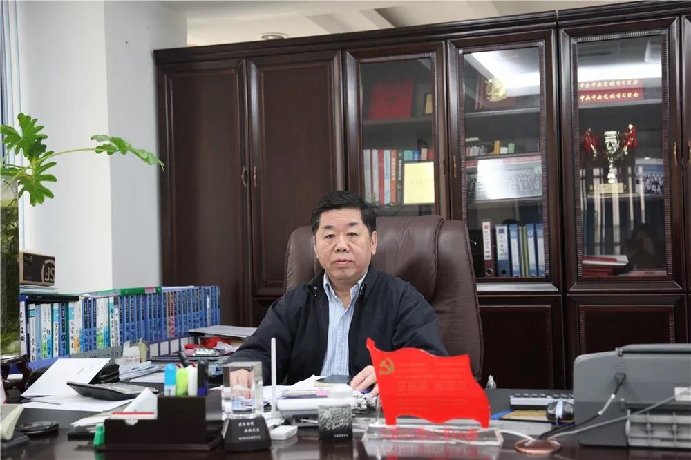 鄭寶佑：勇立時(shí)代潮頭 勇于創(chuàng)新創(chuàng)造