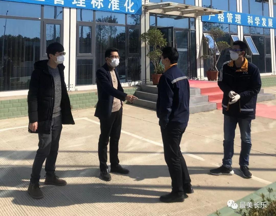 為工地復(fù)工 他每天連軸轉(zhuǎn)