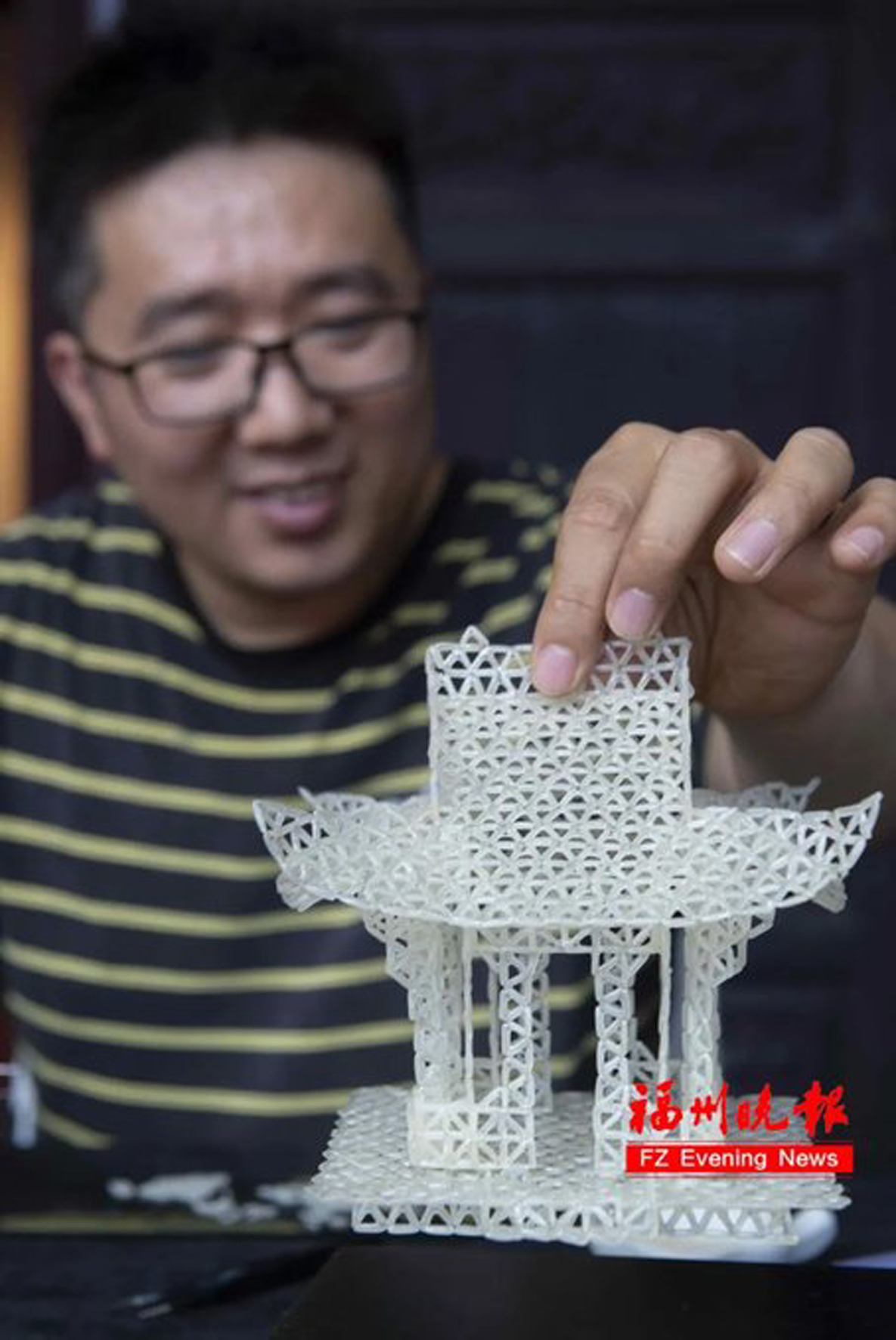 陳國銳：以米綴線　重現(xiàn)秘技