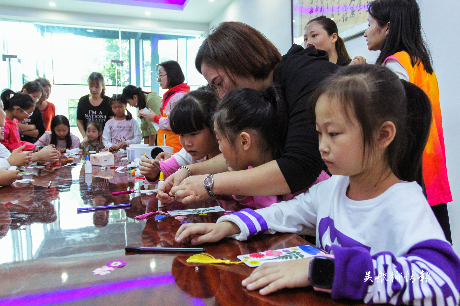 我區(qū)舉辦中小學生千人現(xiàn)場書畫大賽