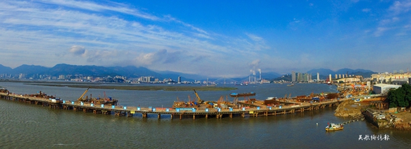 道慶洲大橋轉(zhuǎn)入水上部分施工 力爭(zhēng)明年5月橋面合龍