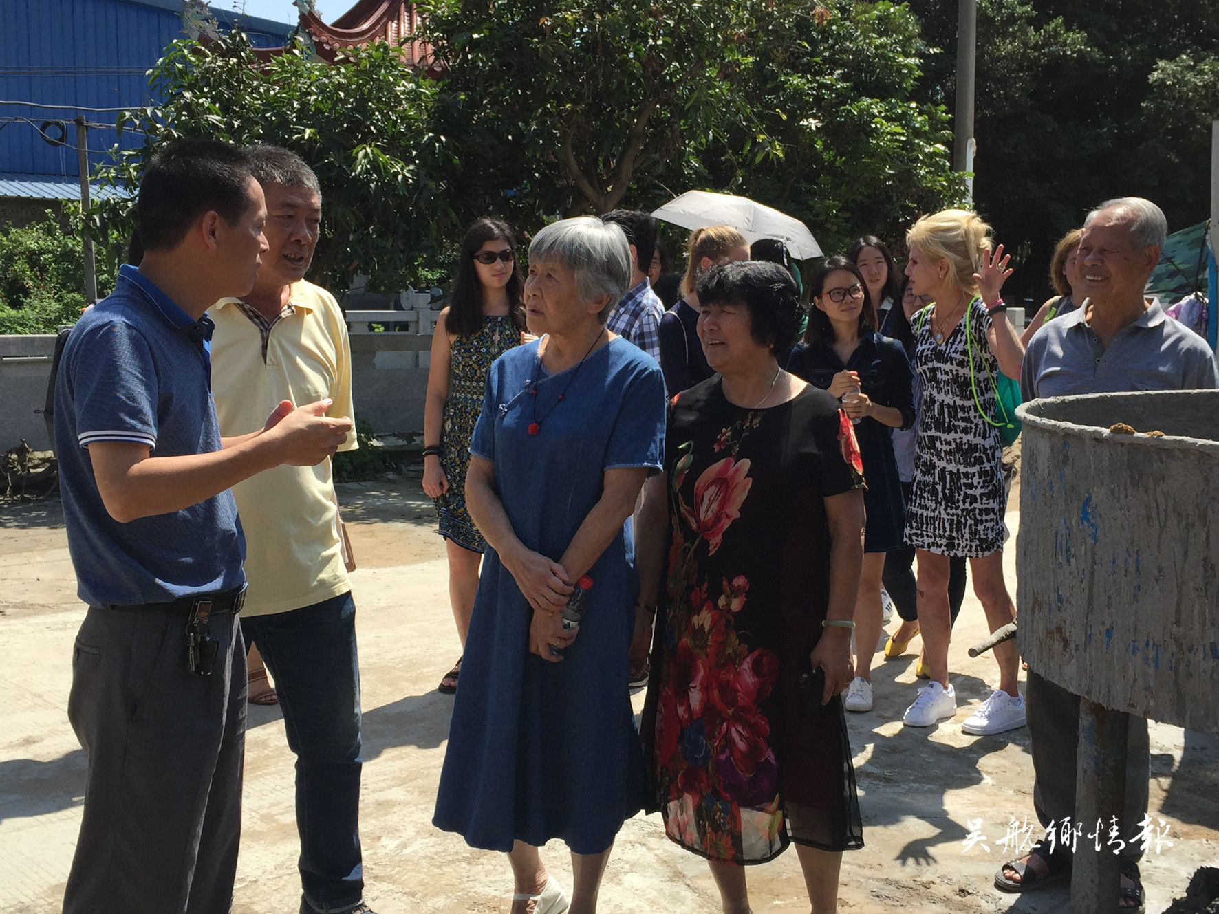 冰心先生美國母校校友訪問團(tuán)參觀冰心祖籍地
