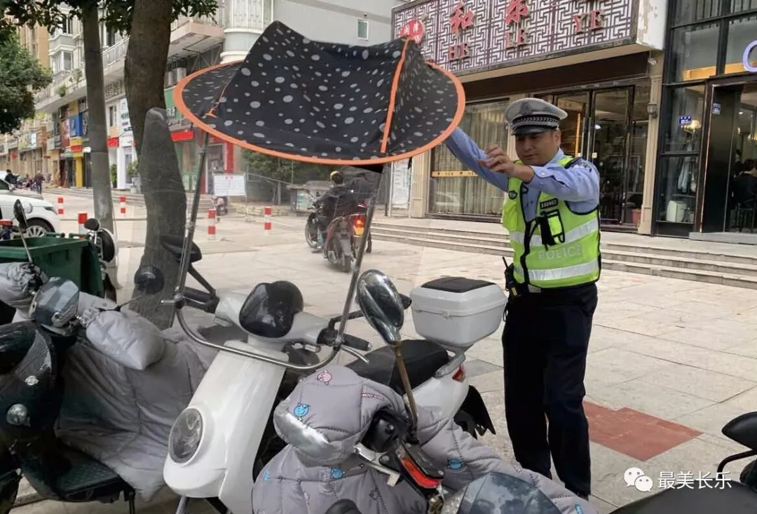 【文明創(chuàng)城在行動(dòng)】交警助力創(chuàng)城，讓城市“動(dòng)脈”更暢通！