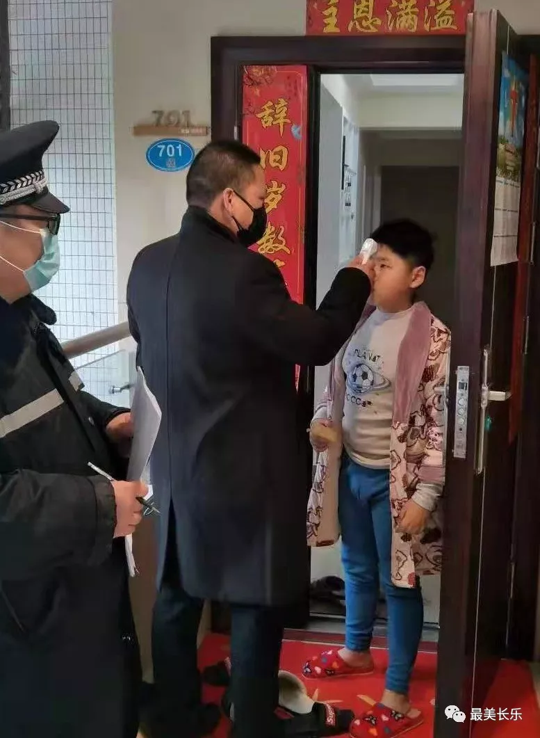 紅色領(lǐng)航 織密疫情防控網(wǎng) ——長(zhǎng)樂(lè)17支黨員突擊隊(duì)一線守關(guān)口