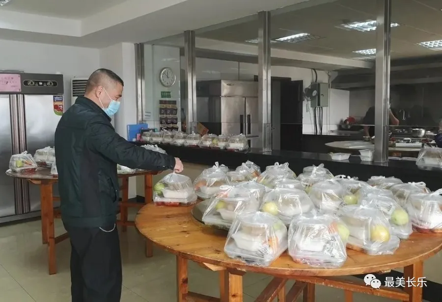 推行分餐制，倡導(dǎo)文明用餐