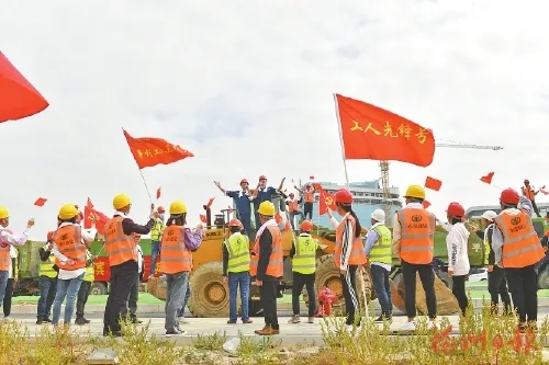 濱海新城建設(shè)工地唱響勞動者之歌
