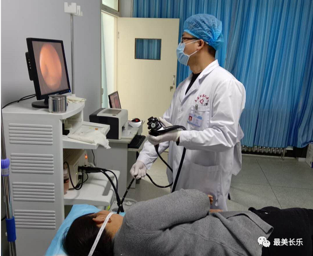 跨越千里不忘醫(yī)者仁心，他們?cè)谡目h呵護(hù)著群眾的健康