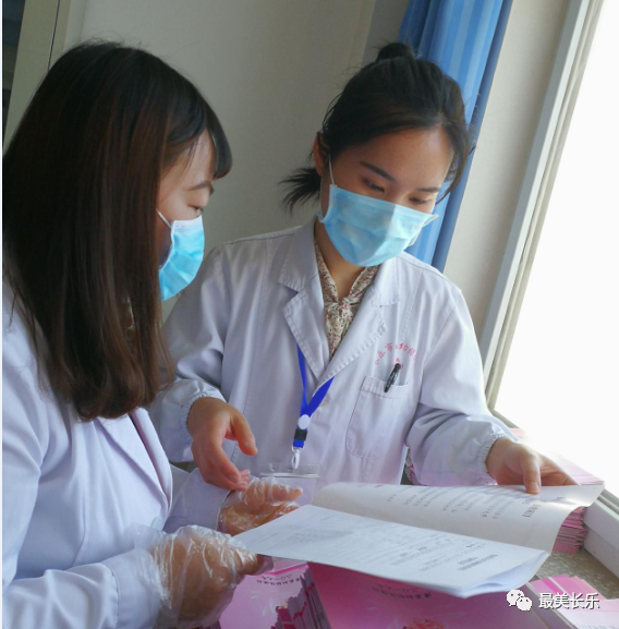 跨越千里不忘醫(yī)者仁心，他們?cè)谡目h呵護(hù)著群眾的健康
