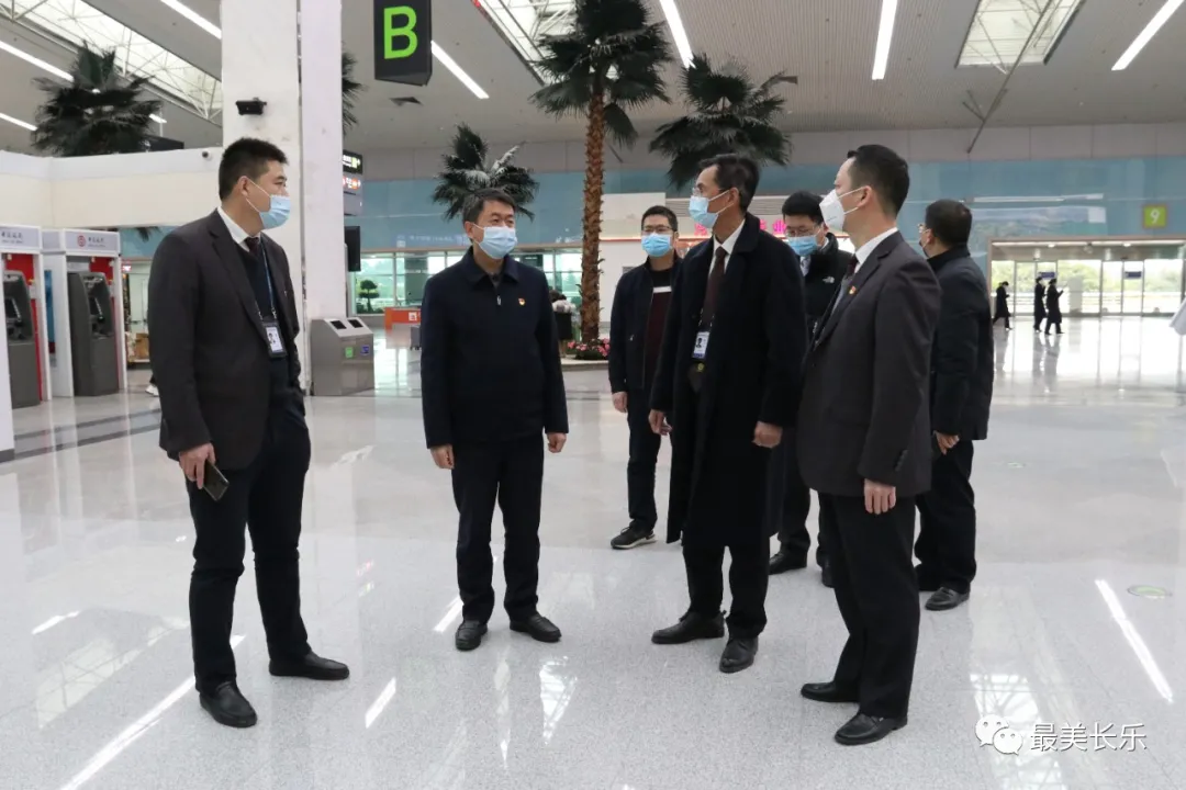 區(qū)領(lǐng)導(dǎo)檢查疫情防控工作