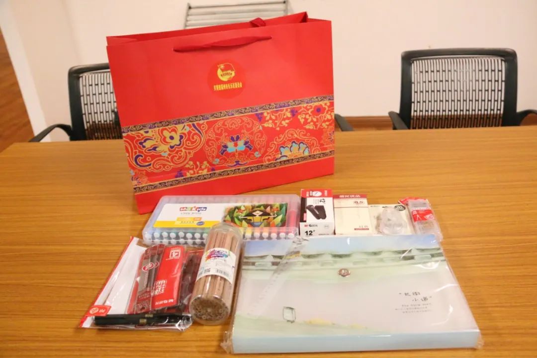 【網(wǎng)絡(luò)中國節(jié)·春節(jié)】團(tuán)區(qū)委開展關(guān)愛留航人員系列活動