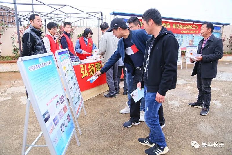 情系雷鋒月，愛滿三月天！我區(qū)多部門開展學(xué)雷鋒活動(dòng)
