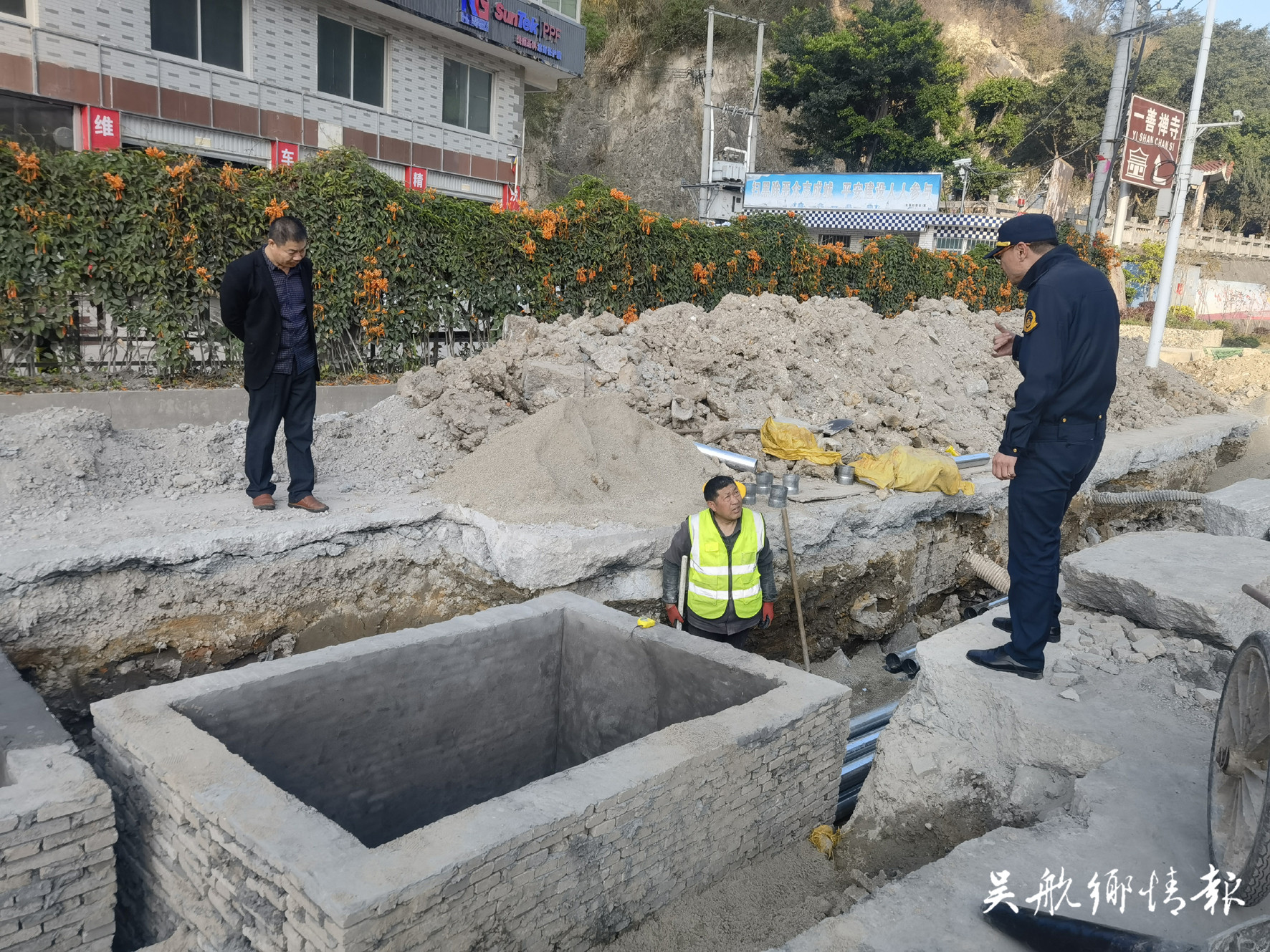  長樂公路中心守好道路施工“安全線”