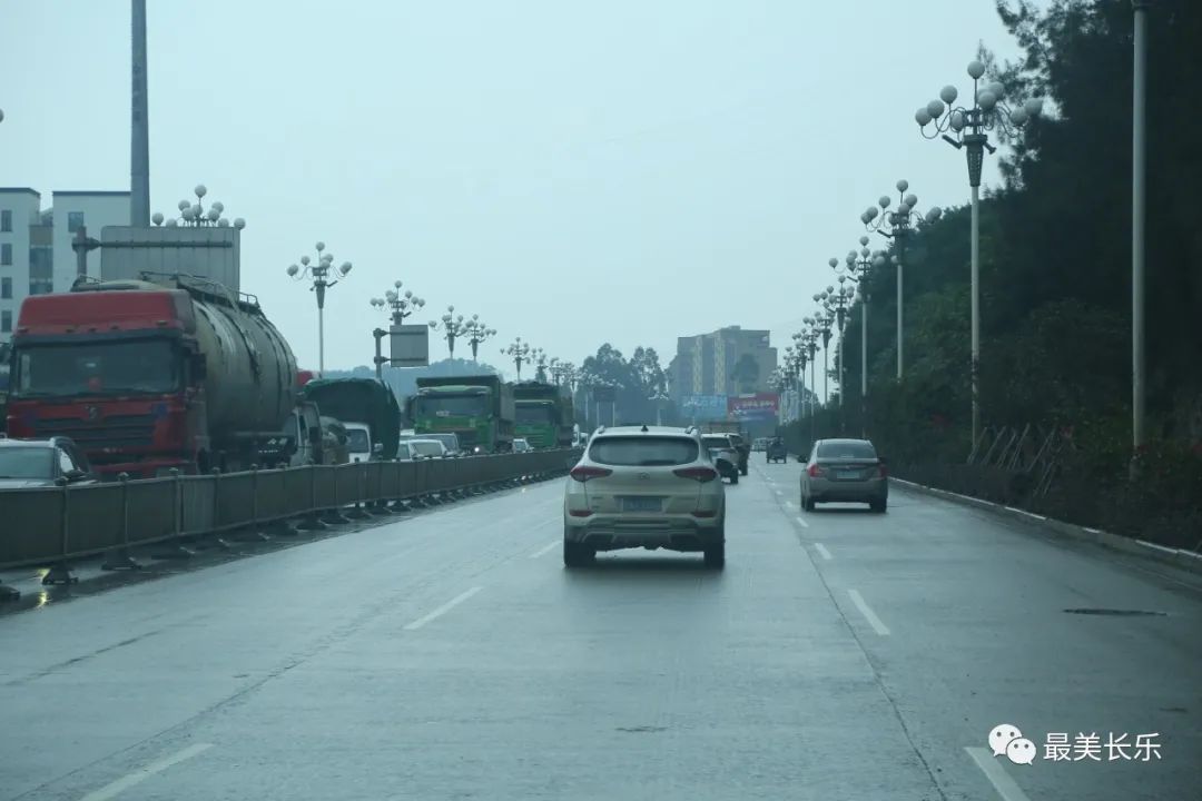 易堵路段、天氣情況……五一出行攻略看這里！