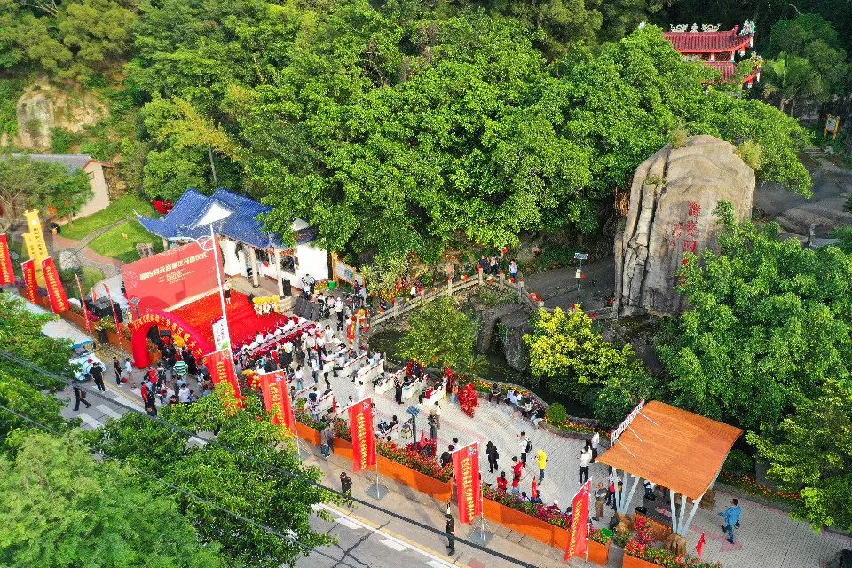 賞美景、品文化、吃美食 ......輕舟下猴嶼，平步上青云