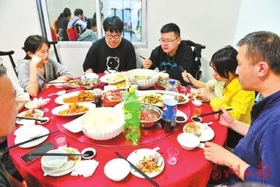 賞美景、品文化、吃美食 ......輕舟下猴嶼，平步上青云