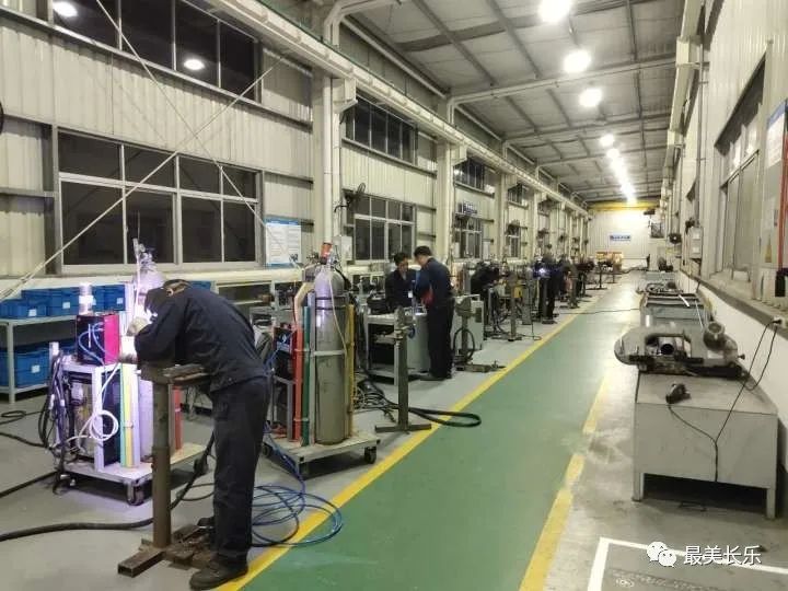 區(qū)人社局“以工代訓”補貼政策落地，惠及4萬多人次！
