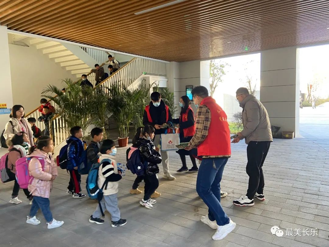 【近鄰黨建】黨建引領(lǐng)撐起“幸福傘” 居民安心更暖心