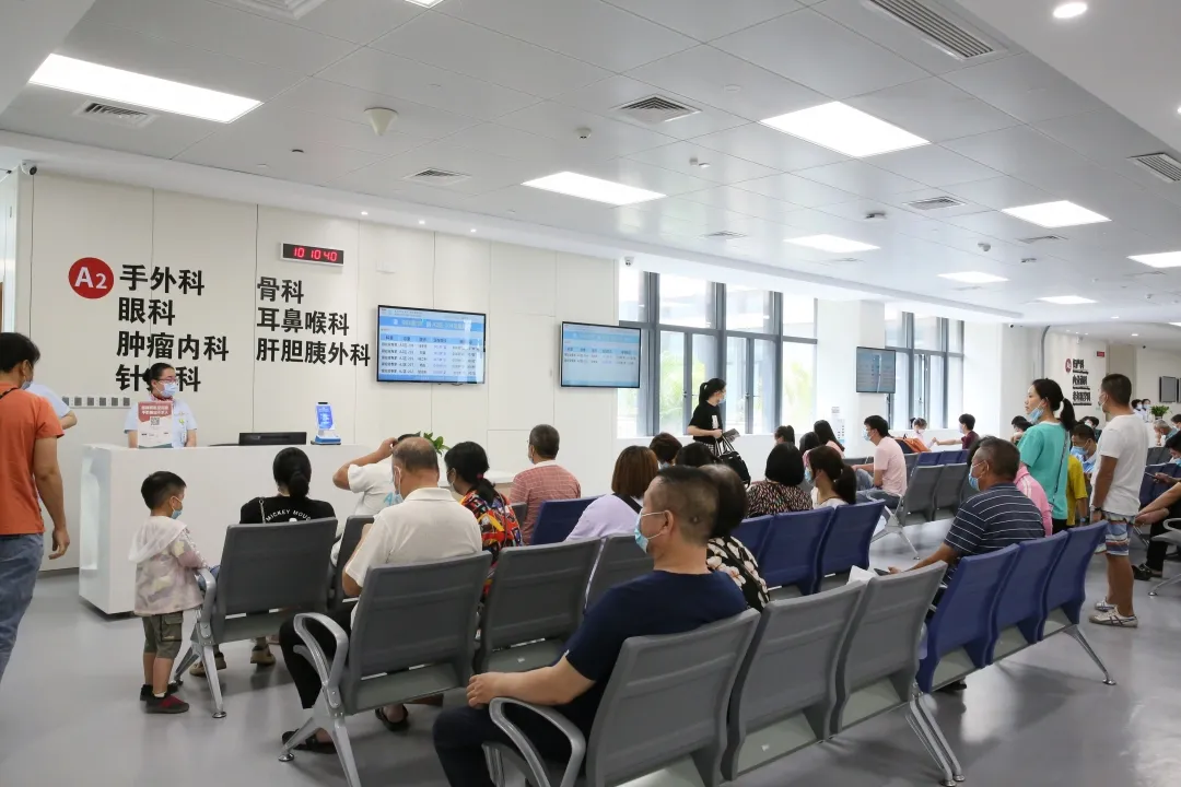 上海頂尖醫(yī)療“天團(tuán)”齊聚濱海，高水平義診為老百姓帶來醫(yī)療“國家隊(duì)”服務(wù)