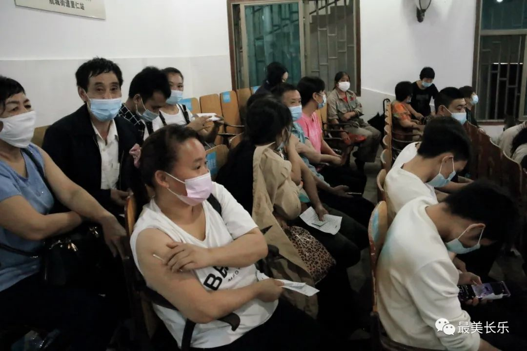 【我為群眾辦實(shí)事】疫苗接種暖人心 志愿服務(wù)有溫度，全區(qū)已完成26.9萬劑次接種！