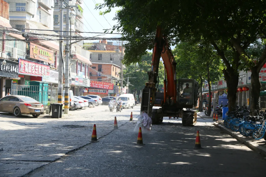 我區(qū)已啟動(dòng)奎橋路道路改造工程，預(yù)計(jì)12月底竣工