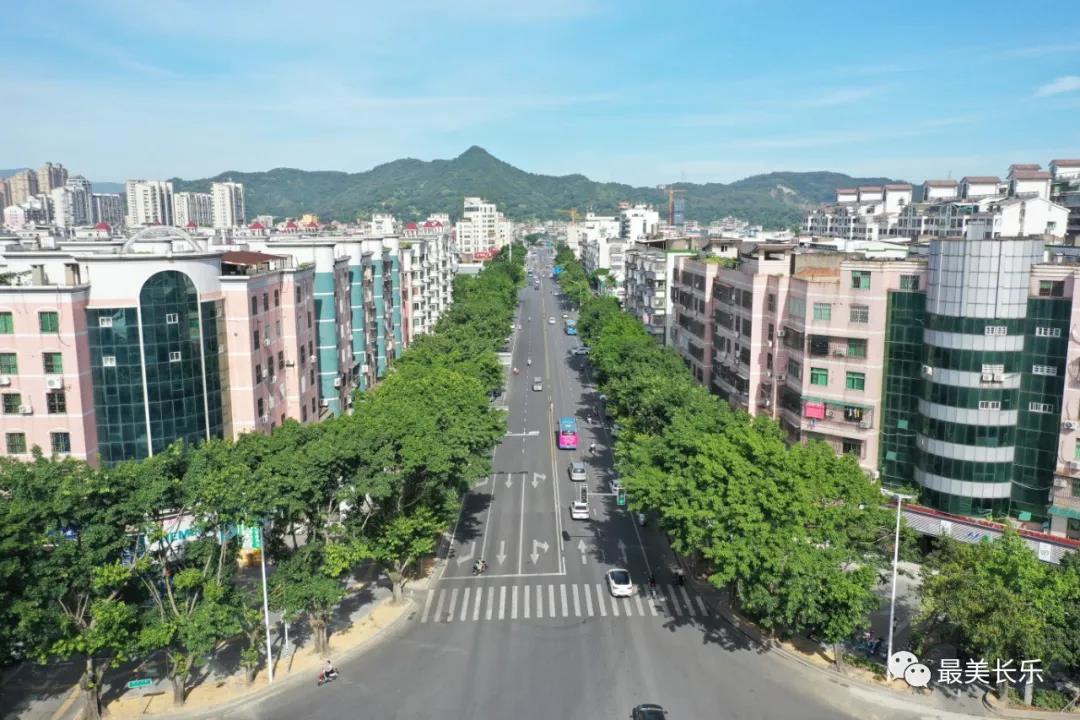 愛(ài)心路立面改造工程施工進(jìn)度已過(guò)半，預(yù)計(jì)9月初完工！