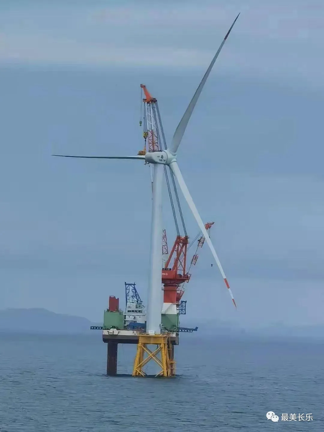 長樂：國內(nèi)首個外海深水區(qū)大機型海上風(fēng)電成功安裝