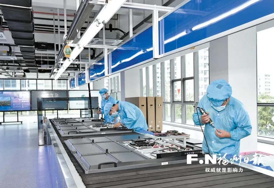 項目建設提速 新城活力四射 濱海新城已竣工項目139個，在建建筑工程約765萬平方米