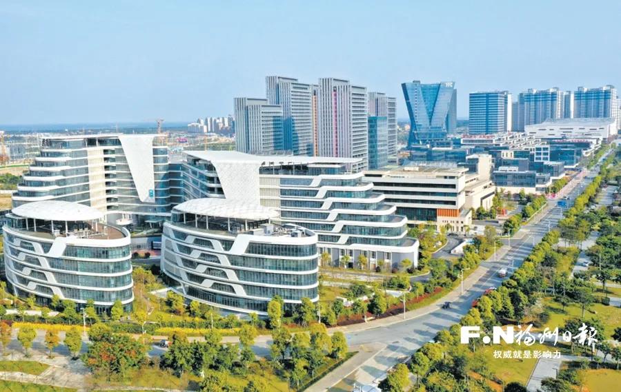 項目建設提速 新城活力四射 濱海新城已竣工項目139個，在建建筑工程約765萬平方米