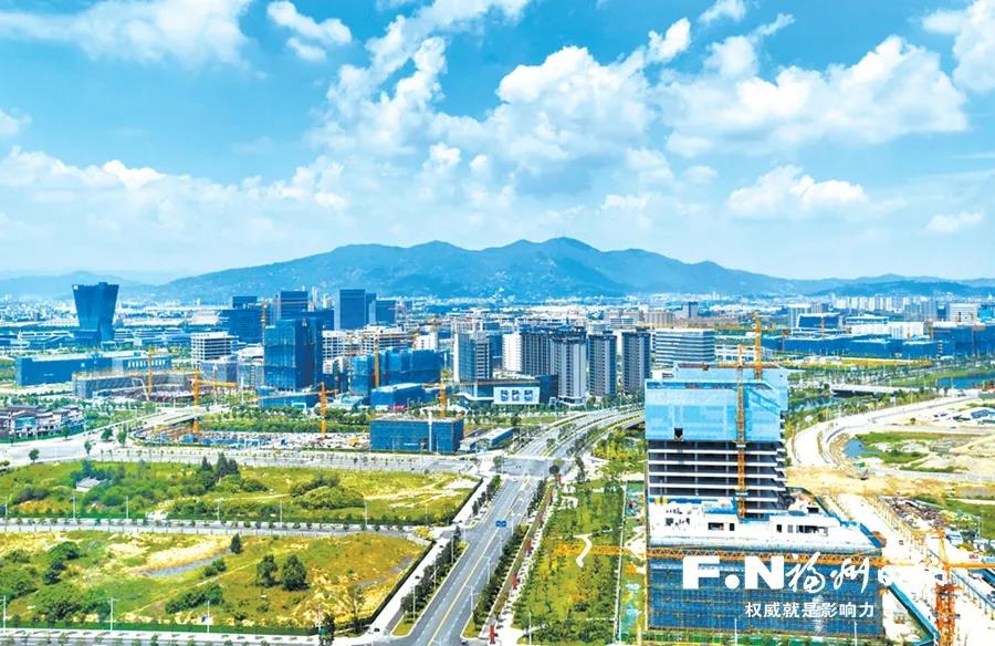 項目建設提速 新城活力四射 濱海新城已竣工項目139個，在建建筑工程約765萬平方米