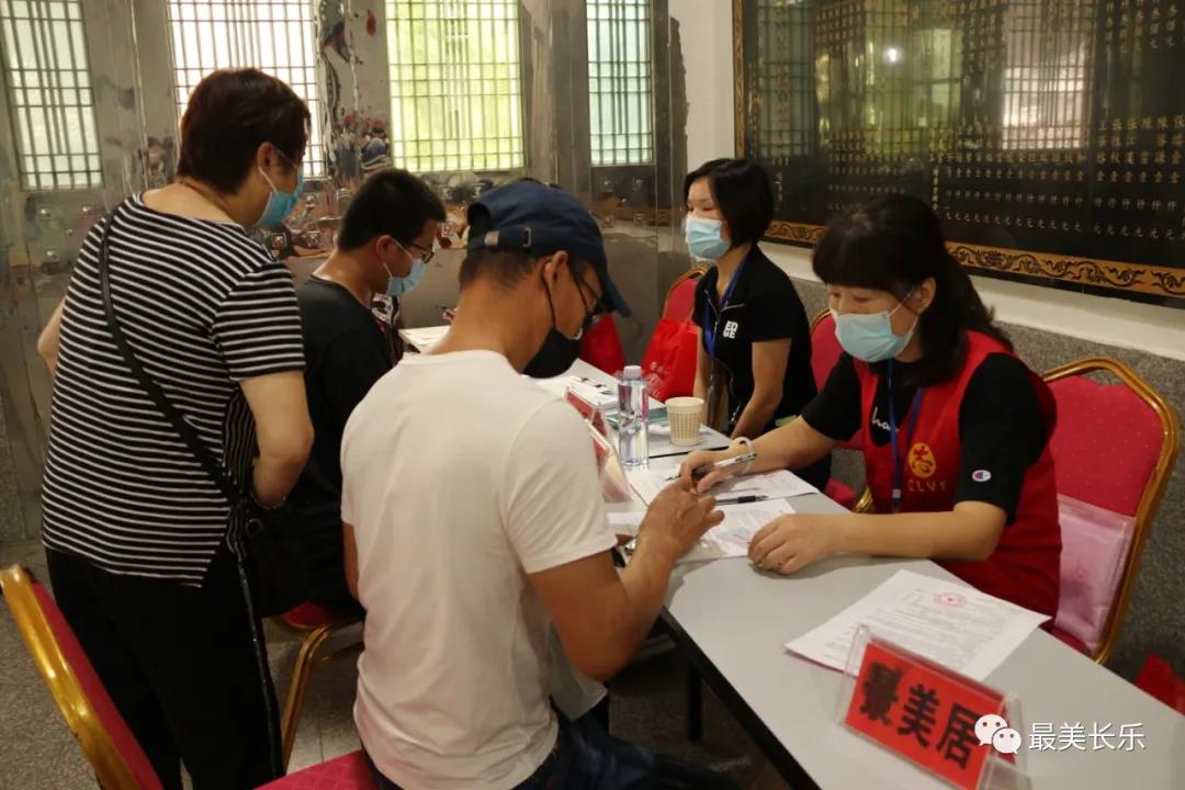 辛苦了！疫苗接種，他們始終在堅(jiān)守......