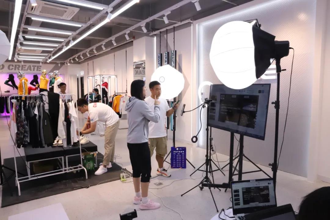 快看！濱海新城這個(gè)直播基地開業(yè)了！
