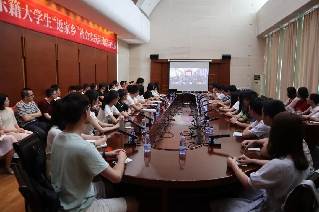 創(chuàng)業(yè)青年來(lái)代言 鄉(xiāng)村振興添活力 “云上”盛宴讓市民足不出戶嘗遍長(zhǎng)樂(lè)美食