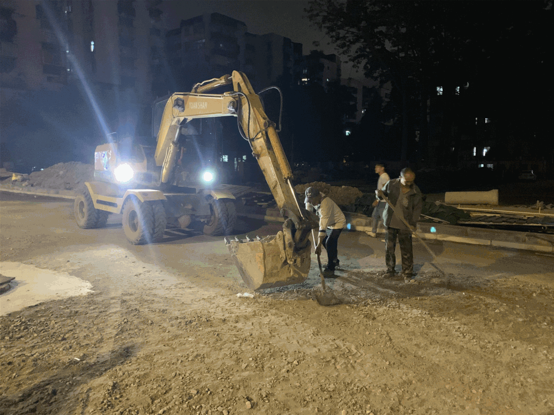 西關橋瀝青攤鋪完畢，已具備通車條件