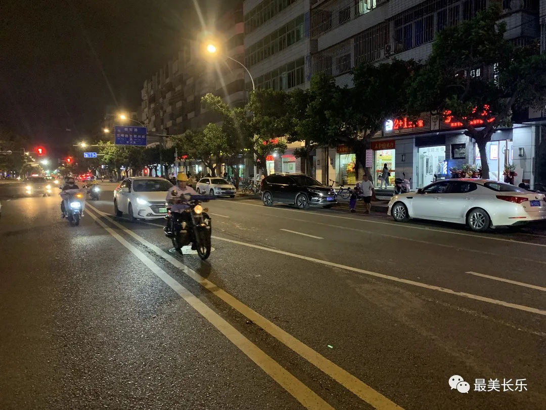 西關橋瀝青攤鋪完畢，已具備通車條件