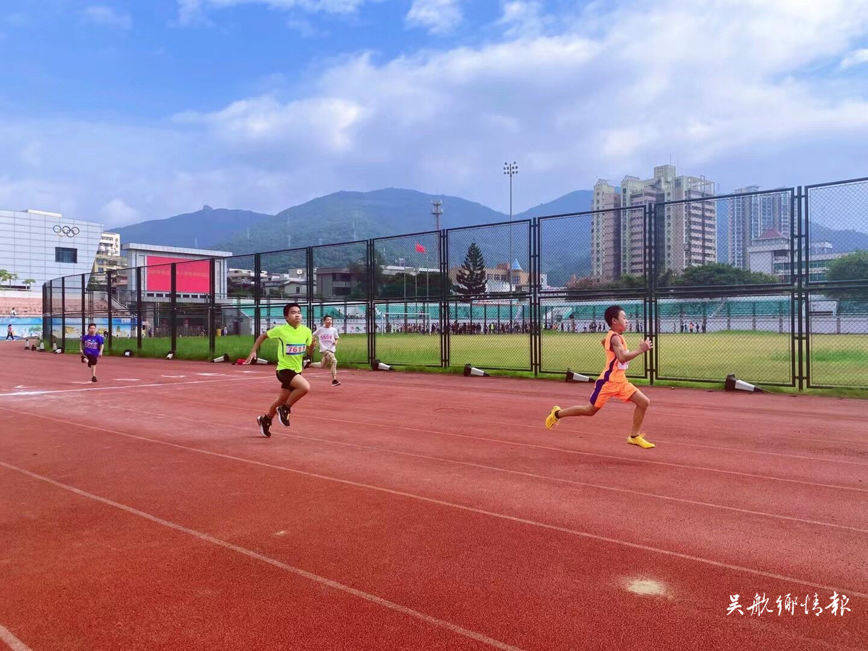 我區(qū)舉辦2021年中小學(xué)生田徑運(yùn)動(dòng)會(huì)