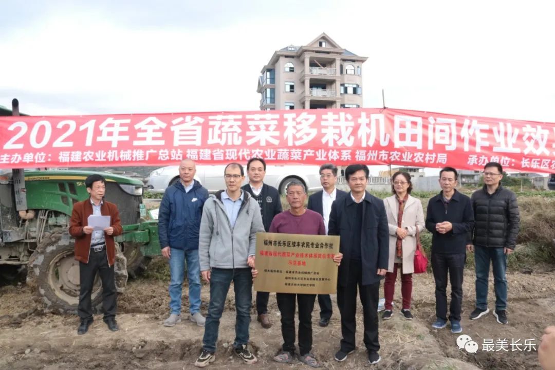補貼助力農(nóng)機“快跑” 農(nóng)戶田間亮絕活