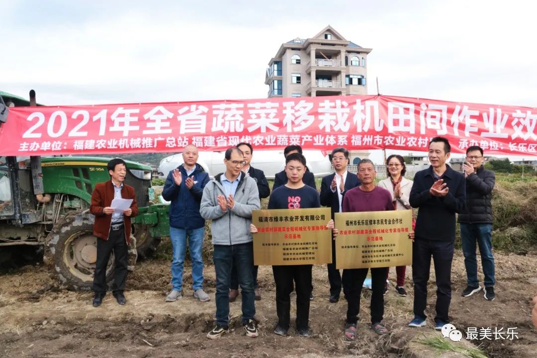 補貼助力農(nóng)機“快跑” 農(nóng)戶田間亮絕活