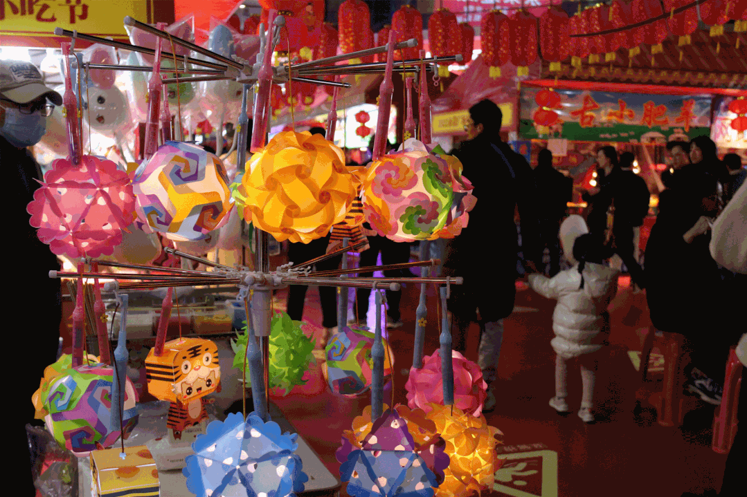 嗨起來！首占永榮廣場點(diǎn)亮多彩“夜經(jīng)濟(jì)”