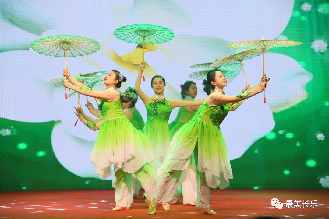 新春走基層｜福州新區(qū)2022年新春“送文化 進(jìn)企業(yè)”慰問(wèn)演出舉行