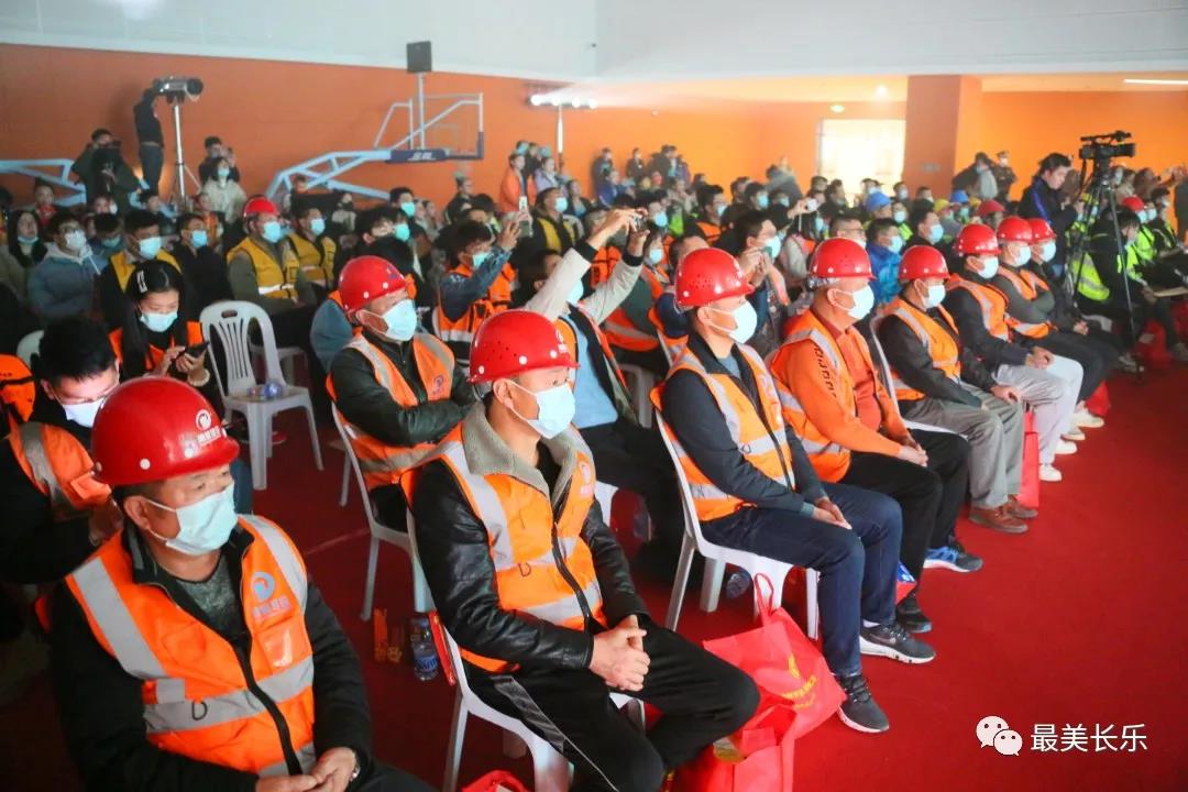 新春走基層｜福州新區(qū)2022年新春“送文化 進(jìn)企業(yè)”慰問(wèn)演出舉行