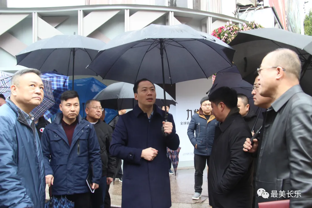 改革動態(tài)|區(qū)領(lǐng)導(dǎo)調(diào)研老城更新和歷史文化街區(qū)保護提升工作