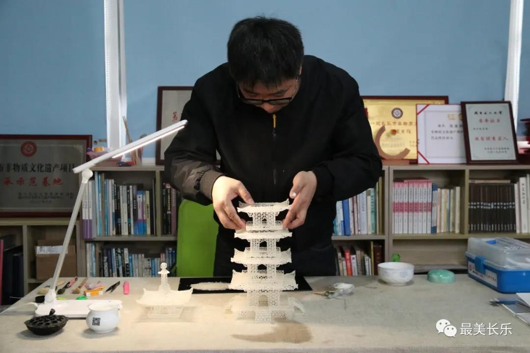 約12500粒米！首個拼裝式作品！高樓米線再創(chuàng)新“高”