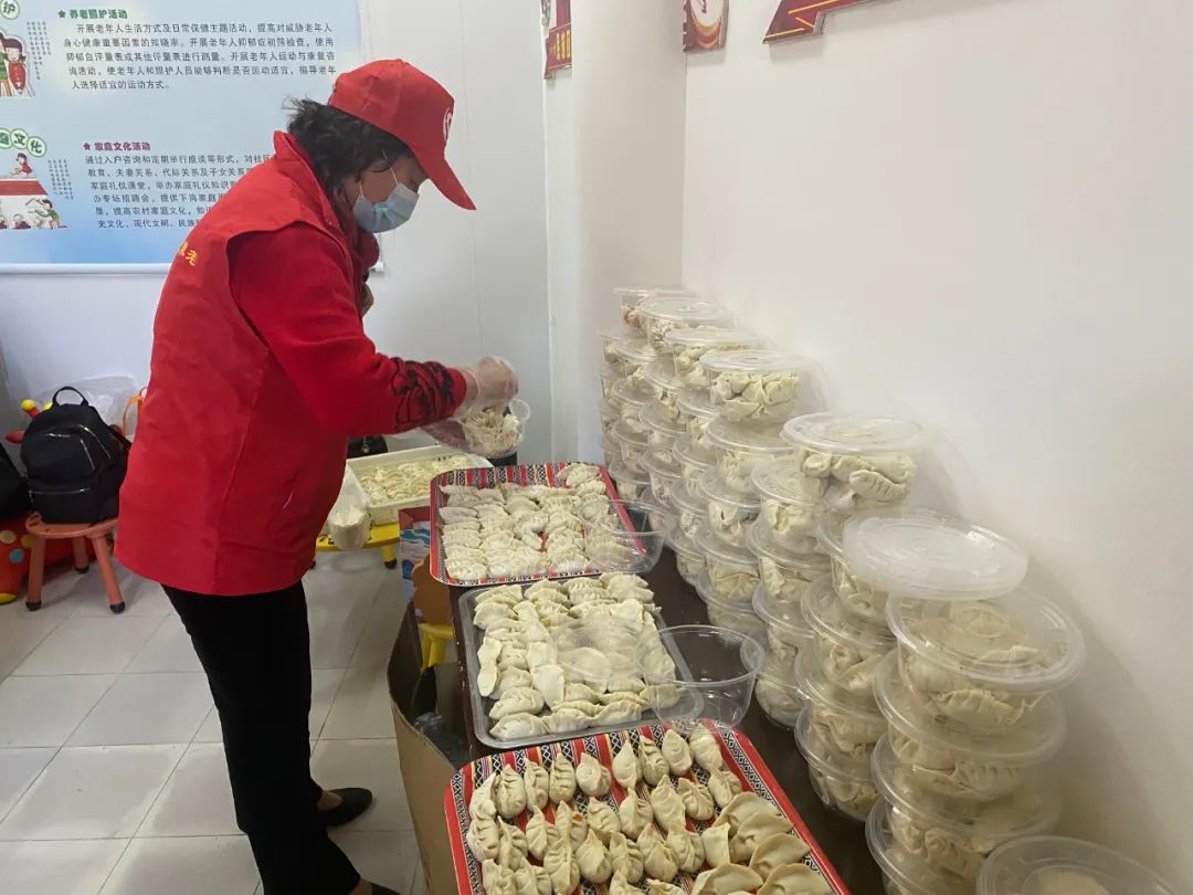 銀齡有福！上千名老人享受送餐上門智慧養(yǎng)老服務(wù)