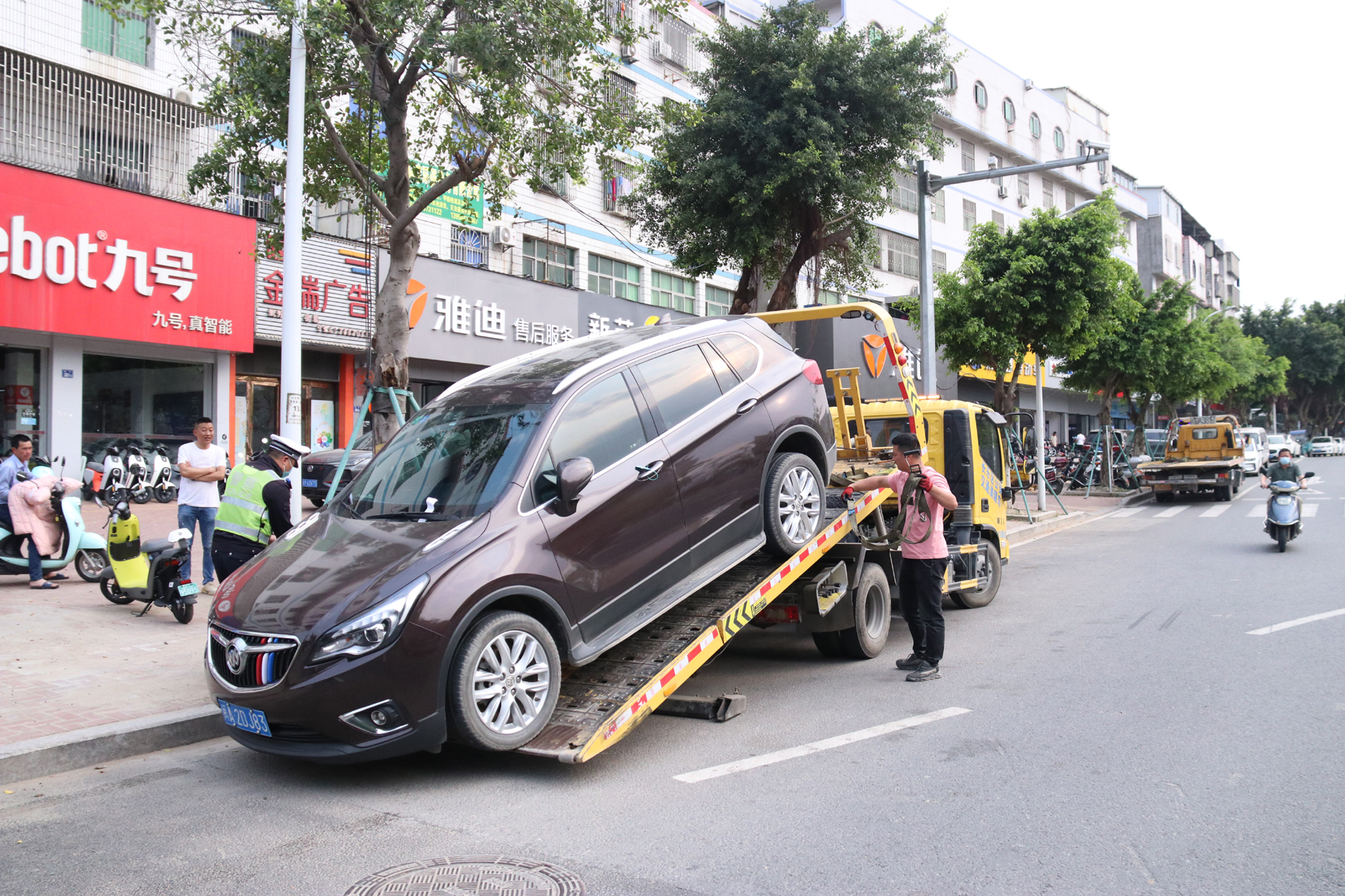 “花式”違停車輛，查！