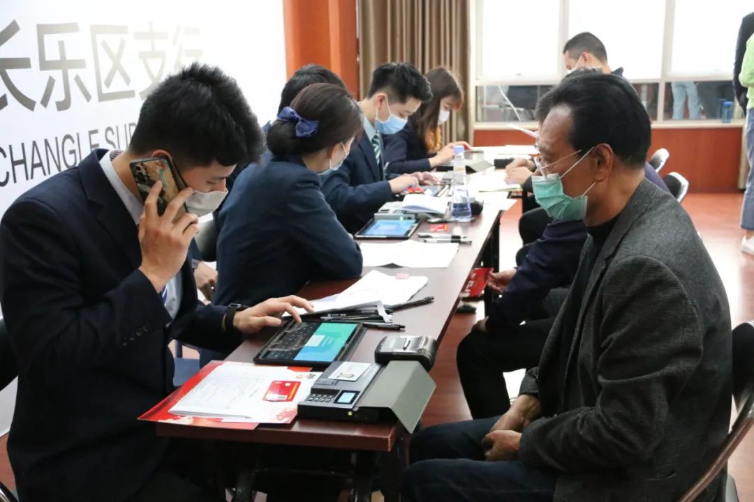 一張紅卡見(jiàn)“證”榮光，優(yōu)待證正式發(fā)放！憑證可享受……